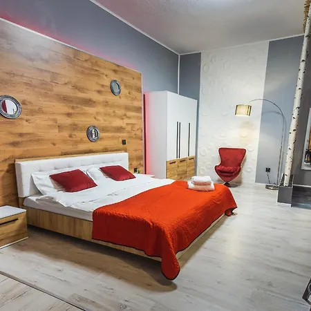 Koa - Inside Old Town Брашов